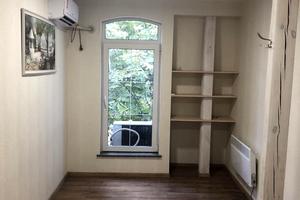 комерційна за адресою Покровська вул., 53