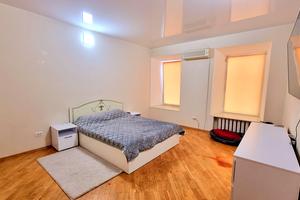 квартира за адресою Толстого Льва пл., 21