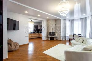 будинок за адресою Центральна вул., 4