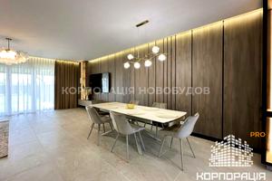 будинок за адресою Волошкова, 10А