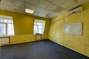 комерційна за адресою Ореста Васкула вул., 8-А