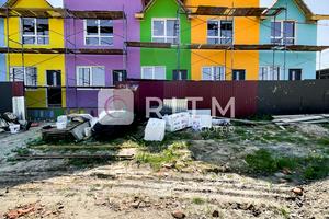 дом по адресу с. Рованцы, Місячна