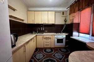 квартира за адресою Зодчих вул., 34