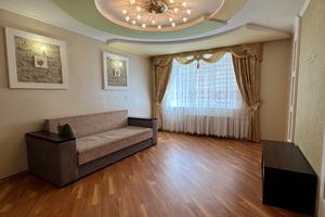 квартира за адресою Зодчих вул., 4