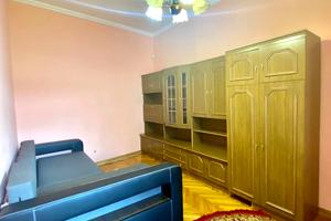 квартира за адресою Шпитальна вул., 18