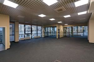 комерційна за адресою Князів Острозьких вул. (Московська), 31