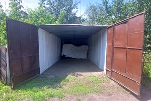 квартира за адресою дружби, 6