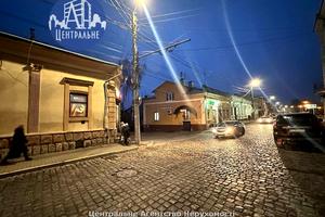 комерційна за адресою Йосипа Бурга вул. (Удонова), 1