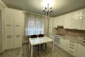 квартира за адресою Степана Бандери вул., 40
