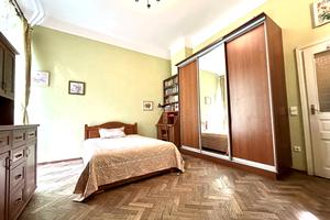квартира за адресою Пекарська, 32