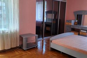 квартира за адресою Академіка Степана Рудницького вул., 21