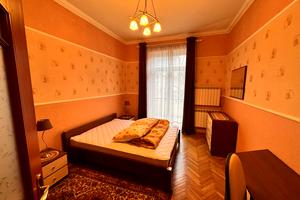 квартира за адресою Дорошенка вул., 5