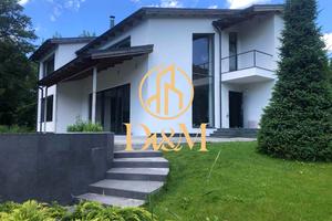 будинок за адресою Першотравнева вул.