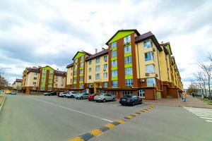 комерційна за адресою Райдужна вул., 86