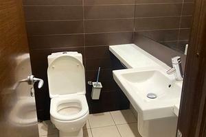 комерційна за адресою Дмитрівська вул., 69