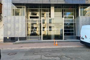 комерційна за адресою Степана Ковніра вул. (Ластовського), 5