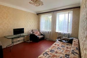 будинок за адресою Донецька вул., 1