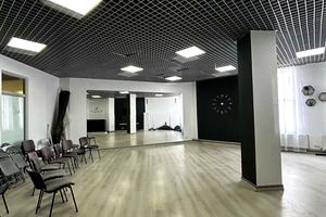 комерційна за адресою Степана Бандери вул., 2/1а