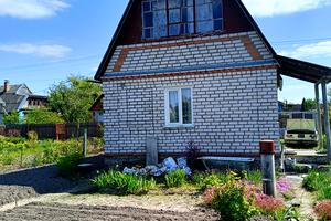 будинок за адресою с. Буки, Квітнева