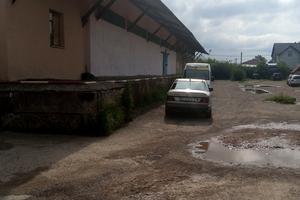 комерційна за адресою Польова вул., 8