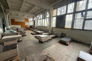 комерційна за адресою Базавлуцька вул., 107