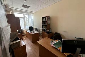 комерційна за адресою Кудрявський узвіз, 7