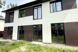 будинок за адресою Патріотів