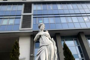 комерційна за адресою Дарницький бульв., 8В