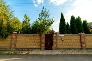 будинок за адресою Пластова