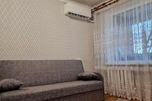 квартира за адресою Полонської-Василенко вул. (Желваківського), 2