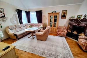 будинок за адресою Центральна вул.