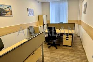 комерційна за адресою Регенераторна вул., 4