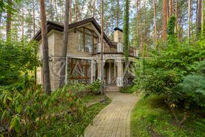 будинок за адресою Осіння
