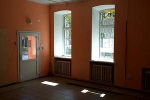 комерційна за адресою Пирогова вул., 8