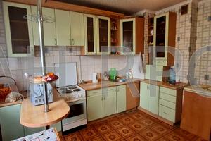 квартира за адресою Анни Ахматової вул., 48
