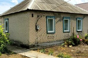 будинок за адресою смт. Яворницьке (Іларіонове), Чарівна