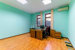 коммерческая по адресу Павла Загребельного ул. (Миколи Раєвського), 13