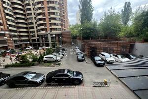 комерційна за адресою Лесі Українки бульв., 7-Б