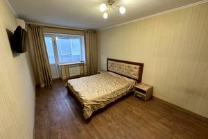 квартира за адресою Шнеєрсона вул., 4