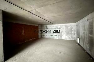 комерційна за адресою Дніпровська набережна вул., 17В