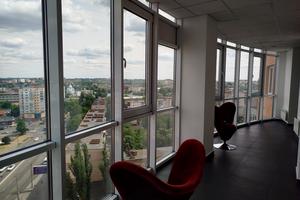 комерційна за адресою Чорновола вул., 29