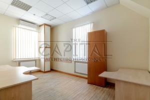 комерційна за адресою Саксаганського вул., 67