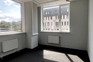 комерційна за адресою 23 Серпня вул., 33а