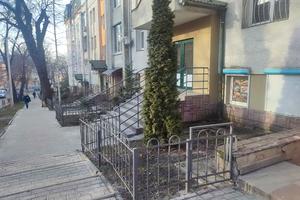 комерційна за адресою Тараса Бобанича 