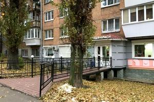 комерційна за адресою Джона Маккейна вул. (Івана Кудрі), 42