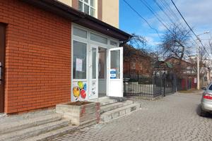 комерційна за адресою Козацька вул., 38