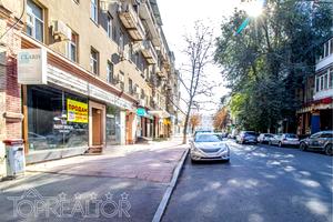 комерційна за адресою Ярослава Мудрого вул. (Петровського), 37