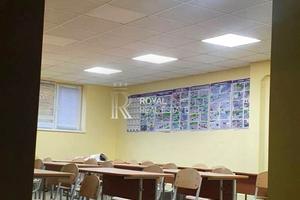коммерческая по адресу Київська ул., 17