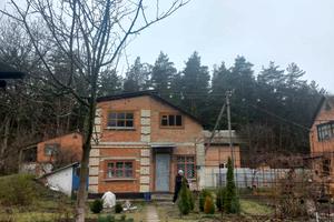 будинок за адресою Центральна, 1