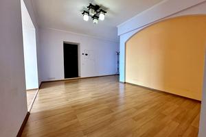 комерційна за адресою Олександра Лазаревського вул. (Мініна), 9